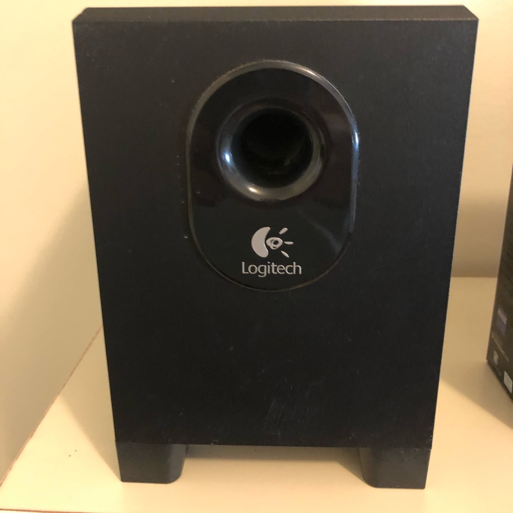 Logitech speaker system